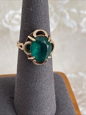 Vintage Lido 10K Gold Cocktail Ring with Deep Green Oval Glass Gemstone